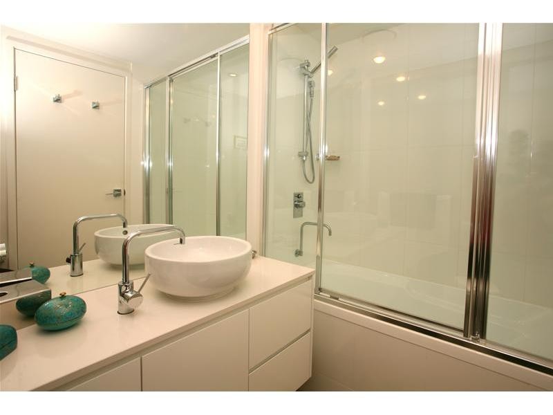 1402/438 Marine Parade, Labrador QLD 4215