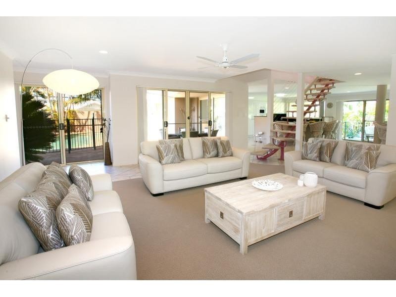 19 Winch Court, Mermaid Waters QLD 4218