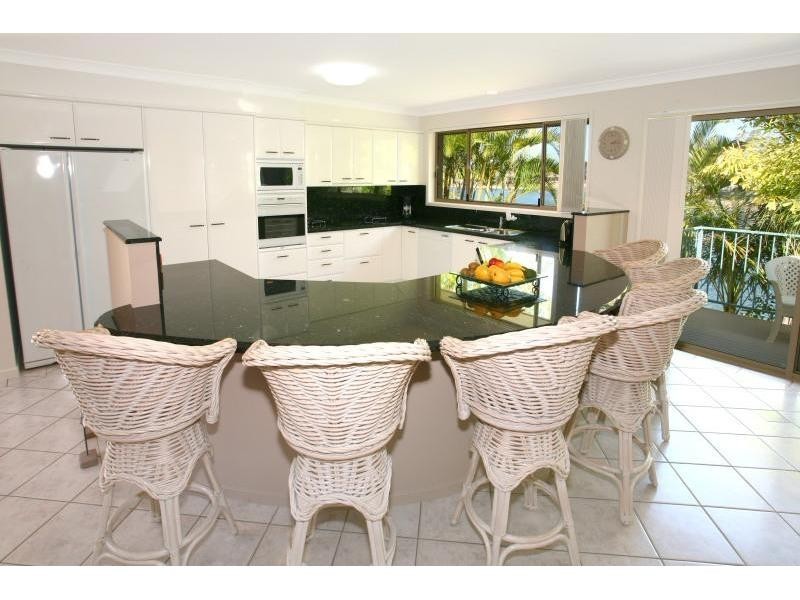 19 Winch Court, Mermaid Waters QLD 4218