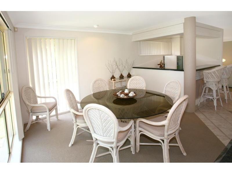 19 Winch Court, Mermaid Waters QLD 4218