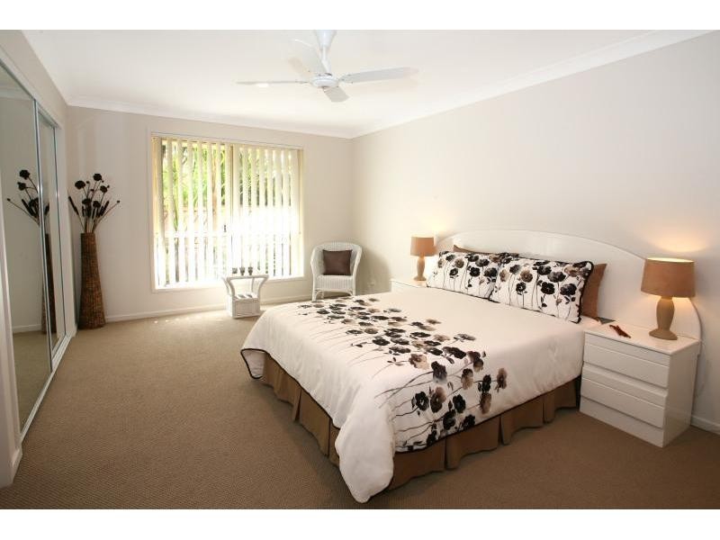 19 Winch Court, Mermaid Waters QLD 4218