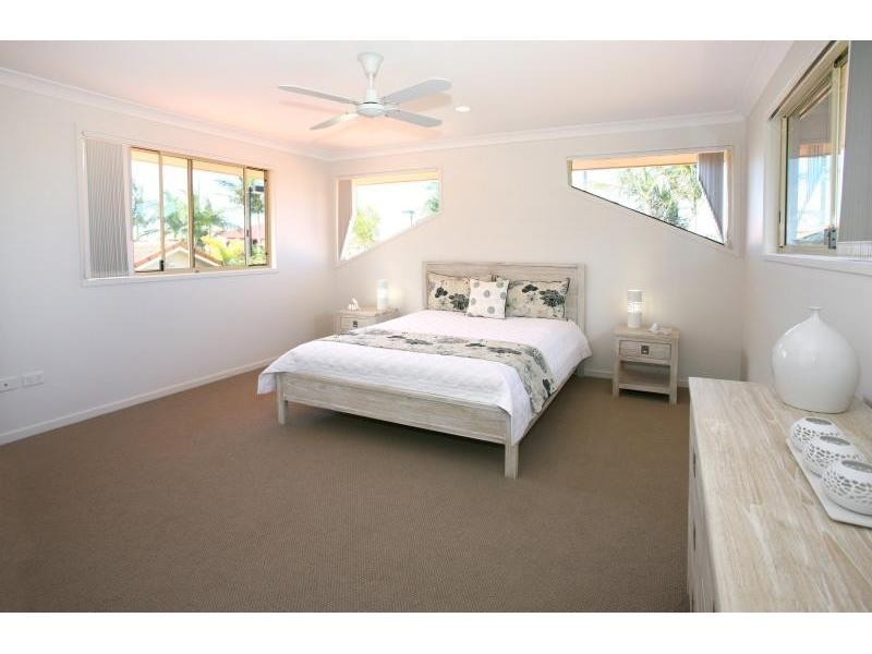 19 Winch Court, Mermaid Waters QLD 4218