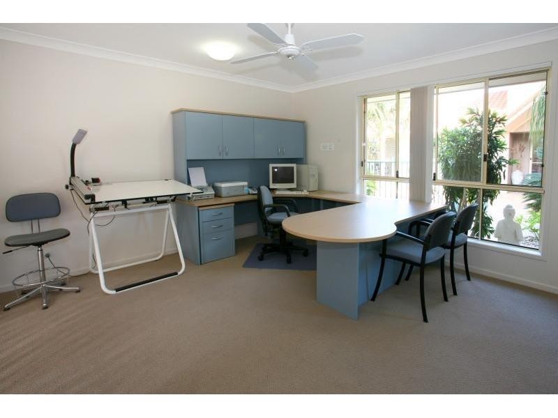 19 Winch Court, Mermaid Waters QLD 4218