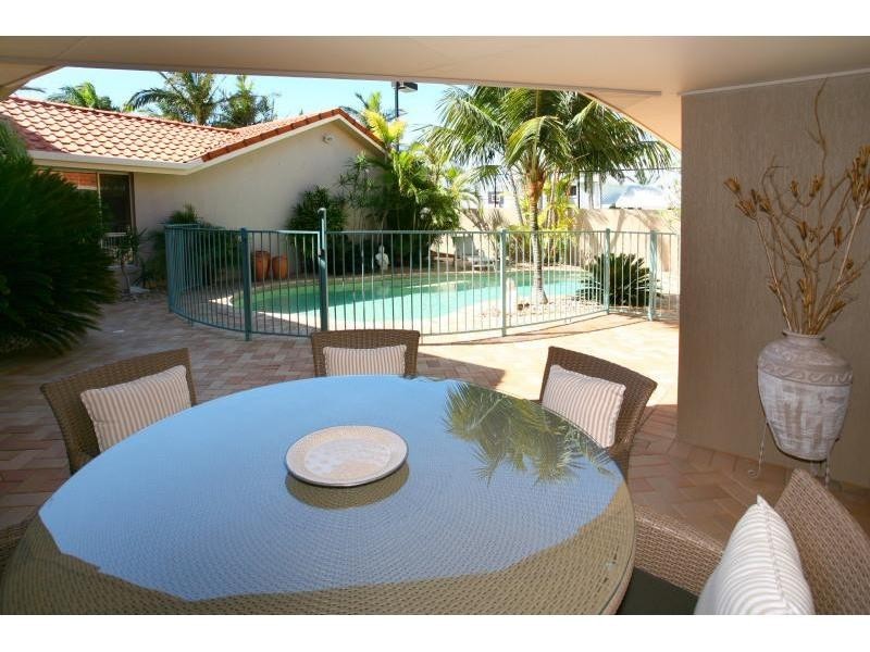 19 Winch Court, Mermaid Waters QLD 4218