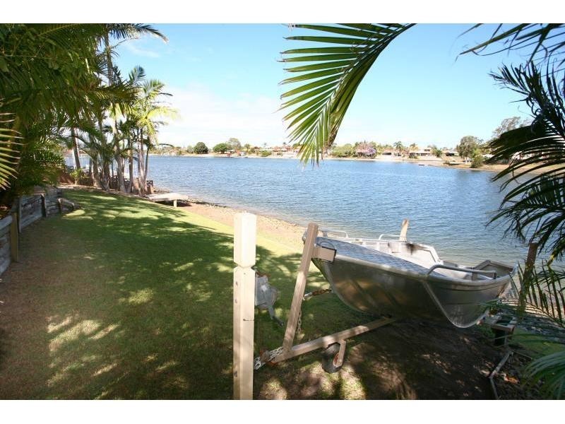 19 Winch Court, Mermaid Waters QLD 4218