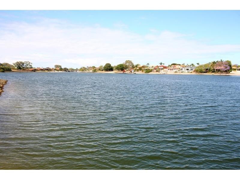 19 Winch Court, Mermaid Waters QLD 4218