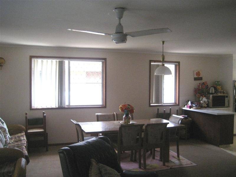 144 Sunshine Boulevard, Mermaid Waters QLD 4218