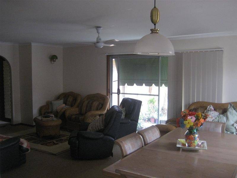 144 Sunshine Boulevard, Mermaid Waters QLD 4218