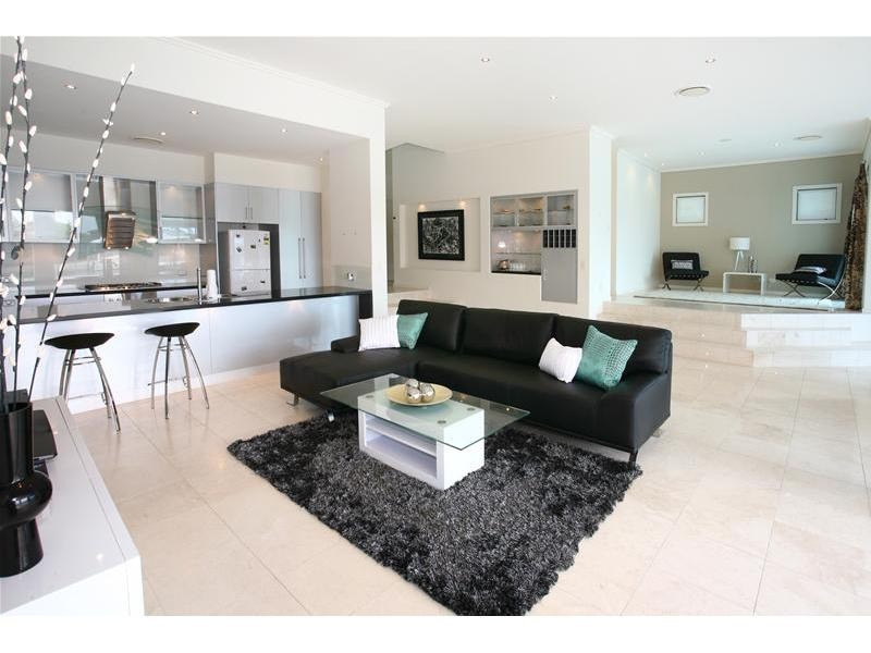 167 Stanhill Drive, Surfers Paradise QLD 4217