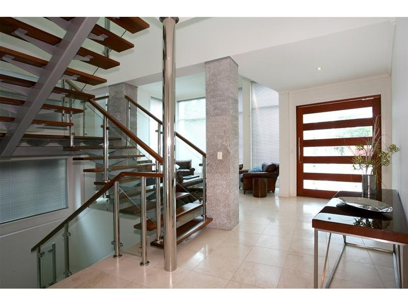 167 Stanhill Drive, Surfers Paradise QLD 4217