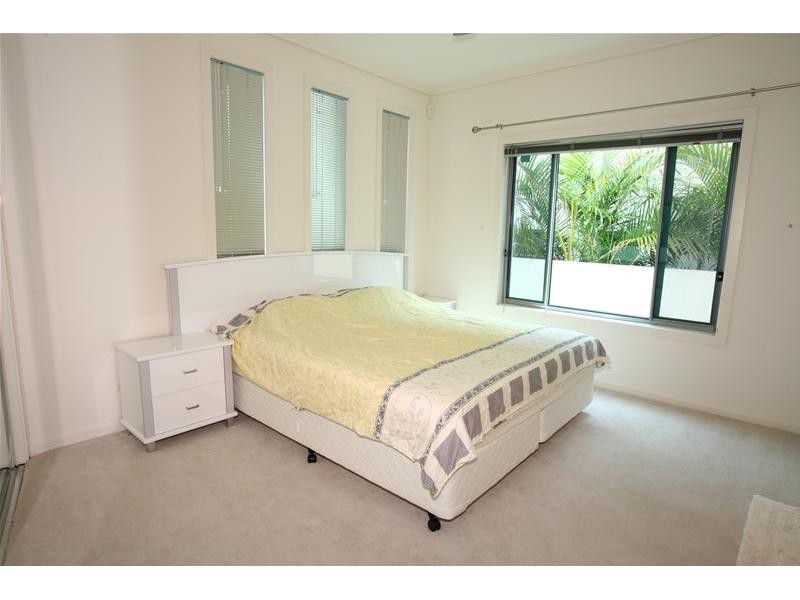167 Stanhill Drive, Surfers Paradise QLD 4217