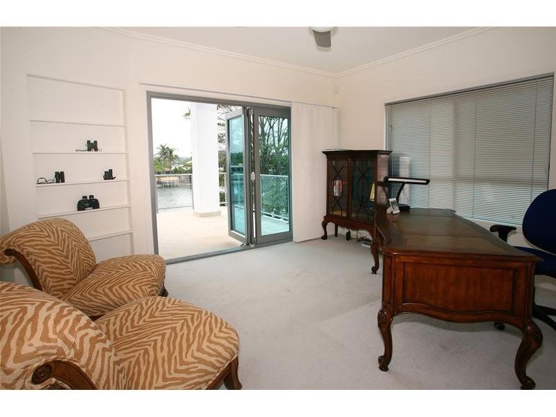 167 Stanhill Drive, Surfers Paradise QLD 4217