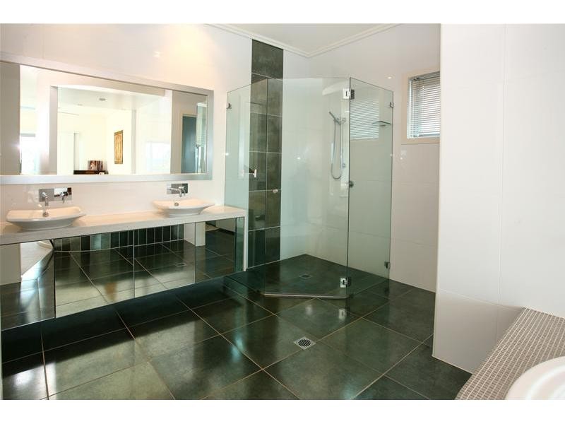167 Stanhill Drive, Surfers Paradise QLD 4217