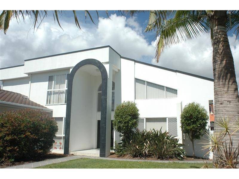 1 Cutwater Close, Clear Island Waters QLD 4226