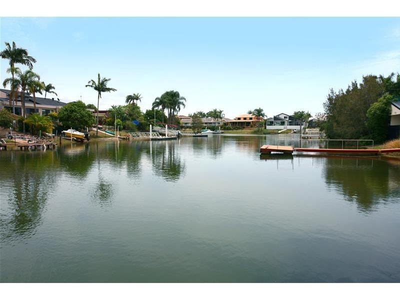 5 Witt Avenue, Carrara QLD 4211