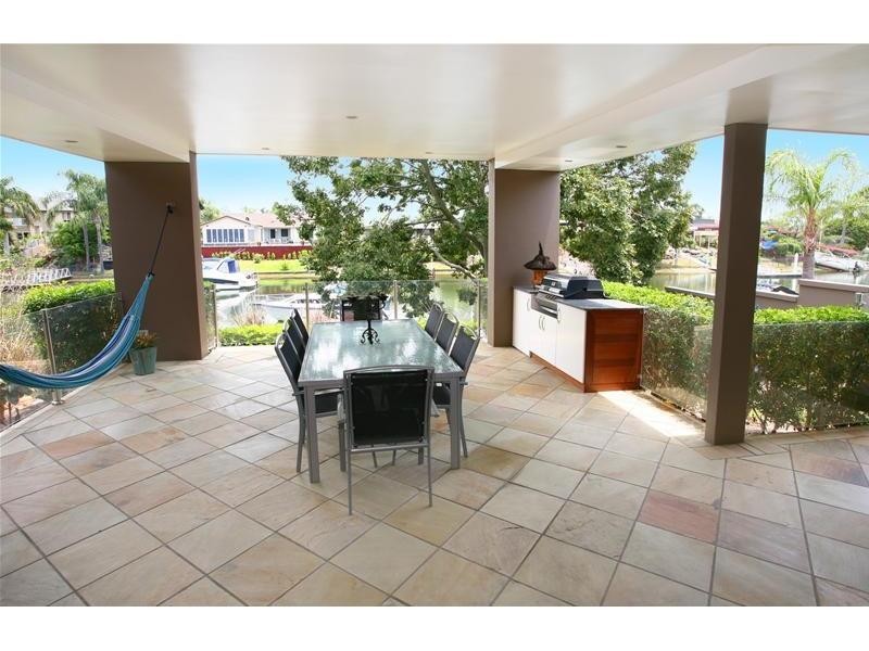 5 Witt Avenue, Carrara QLD 4211