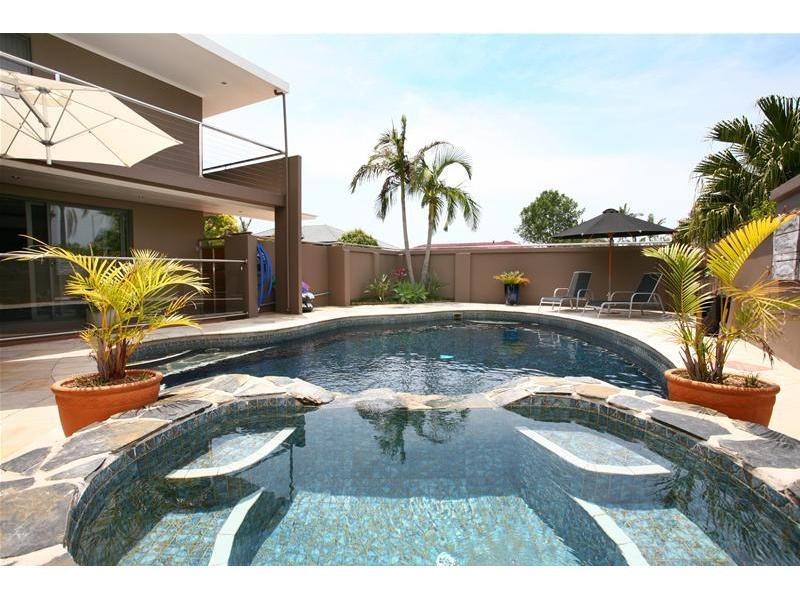 5 Witt Avenue, Carrara QLD 4211