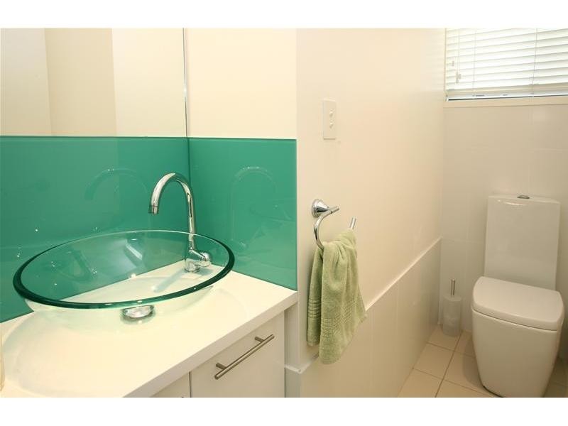 5 Witt Avenue, Carrara QLD 4211