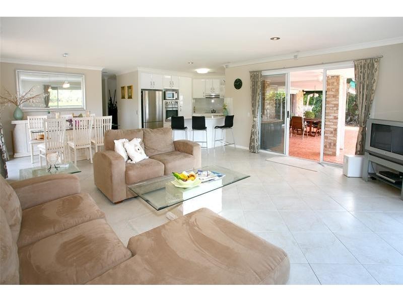 166 Port Jackson Boulevard, Clear Island Waters QLD 4226