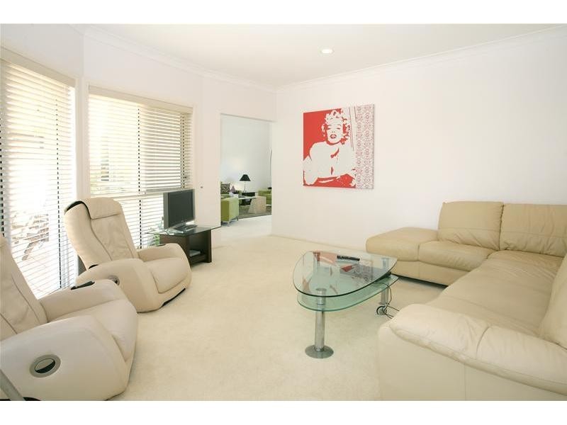 33 Julatten Drive, Robina QLD 4226