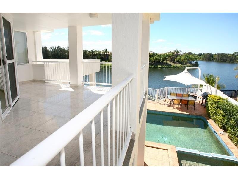 33 Julatten Drive, Robina QLD 4226