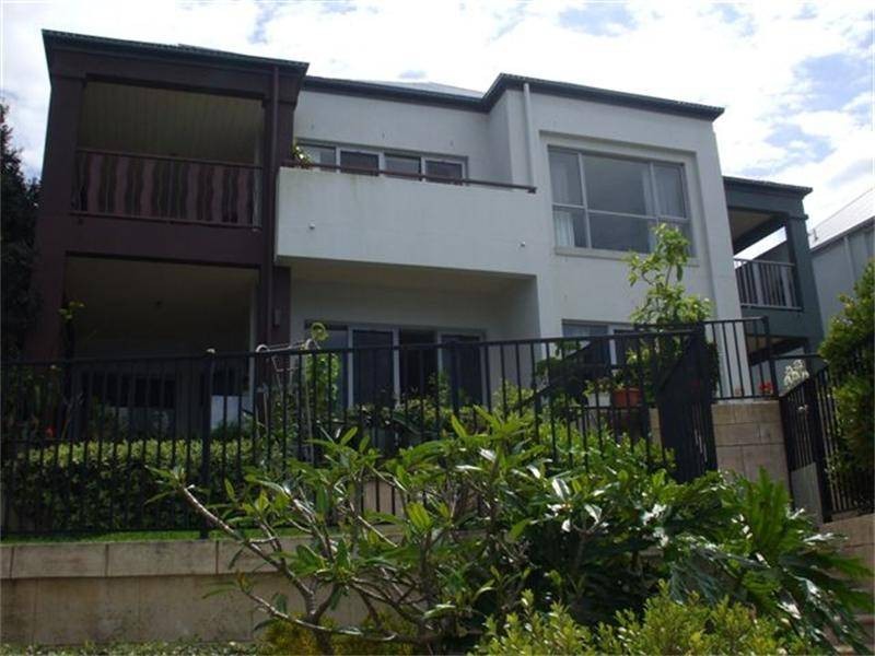 3062 Quay Drive, Carrara QLD 4211