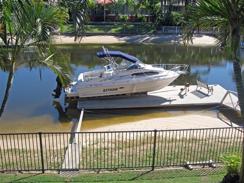 12 Winch Court, Mermaid Waters QLD 4218