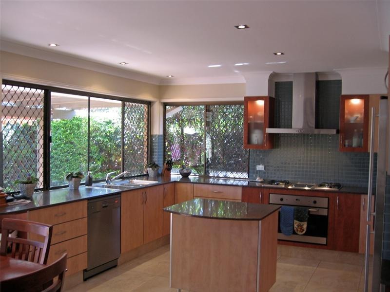 12 Winch Court, Mermaid Waters QLD 4218