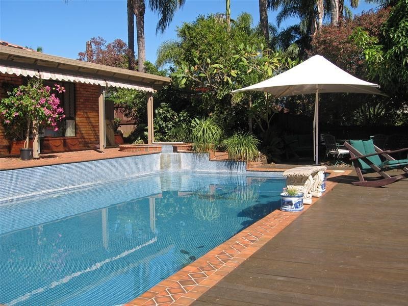 12 Winch Court, Mermaid Waters QLD 4218
