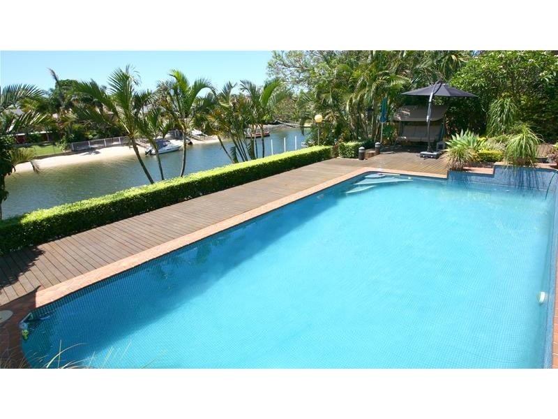 12 Winch Court, Mermaid Waters QLD 4218