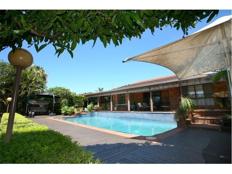 12 Winch Court, Mermaid Waters QLD 4218