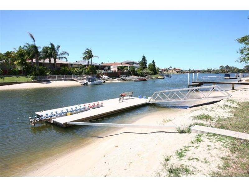 12 Winch Court, Mermaid Waters QLD 4218