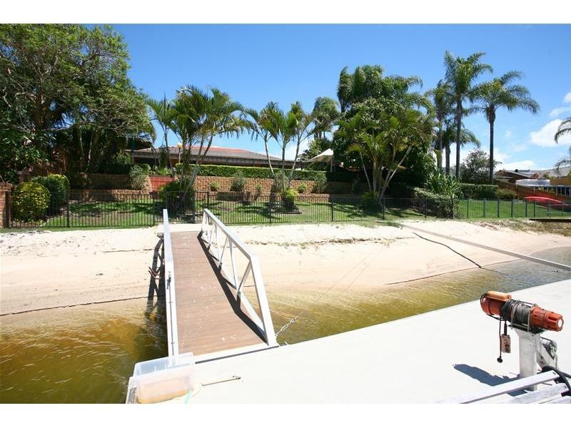 12 Winch Court, Mermaid Waters QLD 4218