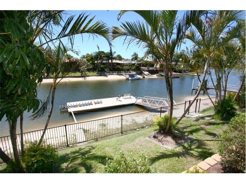 12 Winch Court, Mermaid Waters QLD 4218