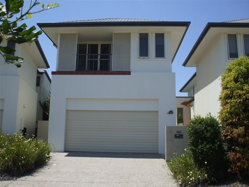 286 Easthill Drive, Robina QLD 4226