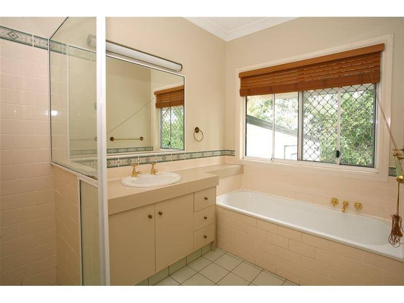 12 Grosvenor Street, Worongary QLD 4213