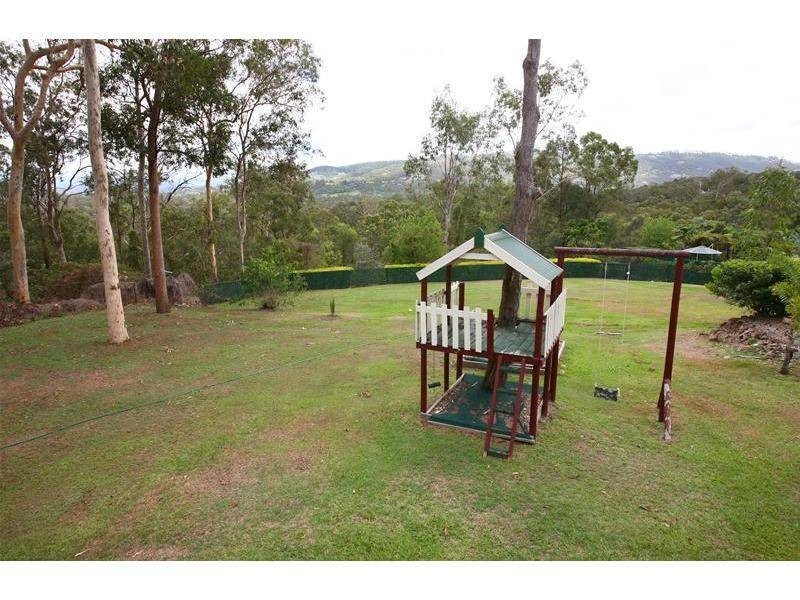 12 Grosvenor Street, Worongary QLD 4213