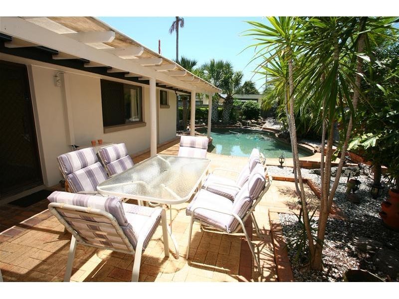 14 Hokitika Street, Broadbeach Waters QLD 4218