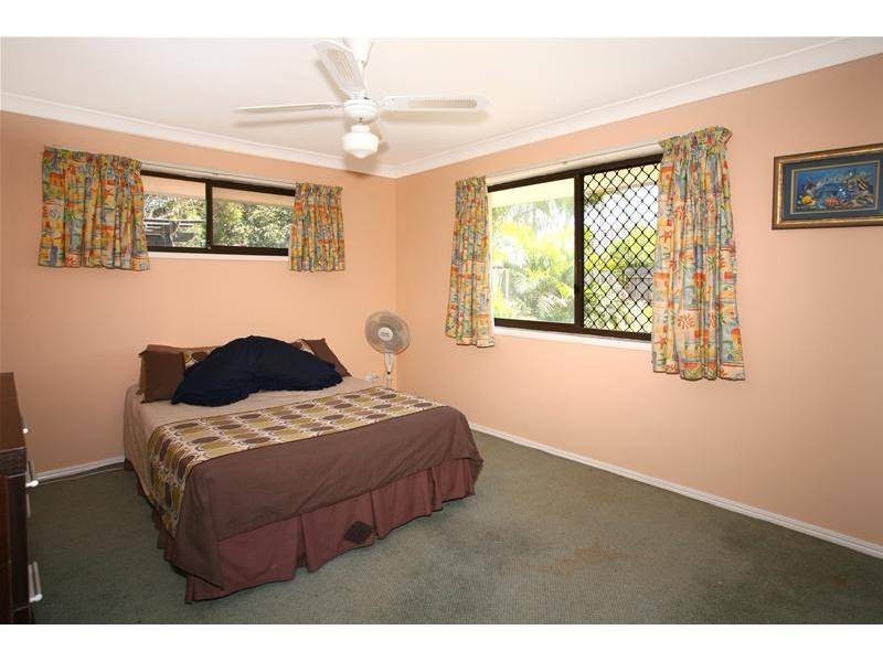 14 Hokitika Street, Broadbeach Waters QLD 4218