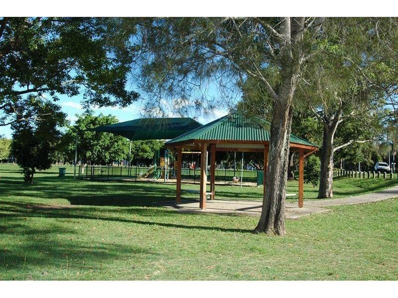 14 Hokitika Street, Broadbeach Waters QLD 4218