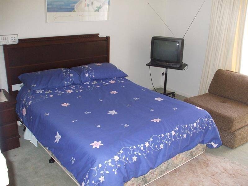 7 Yarraville Street, Robina QLD 4226