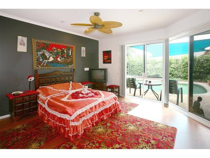 7 Yarraville Street, Robina QLD 4226