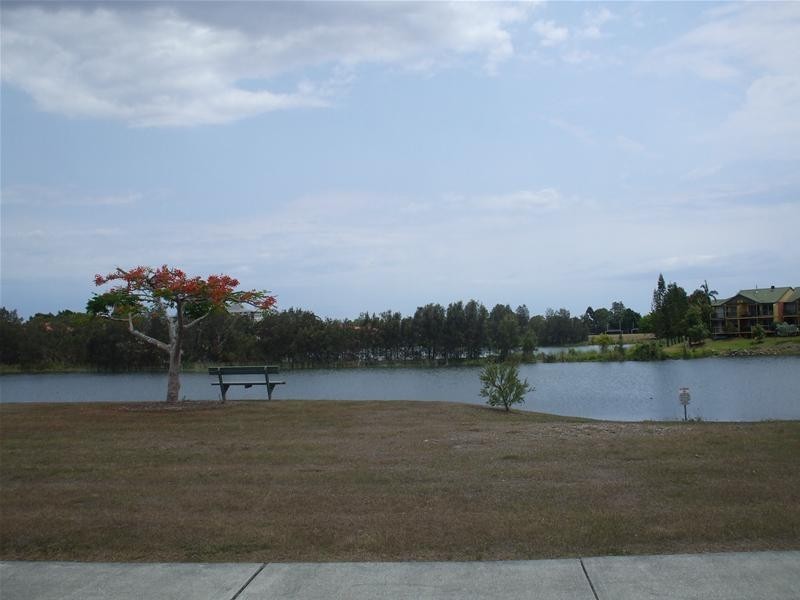 16 Santa Cruz Boulevard, Clear Island Waters QLD 4226