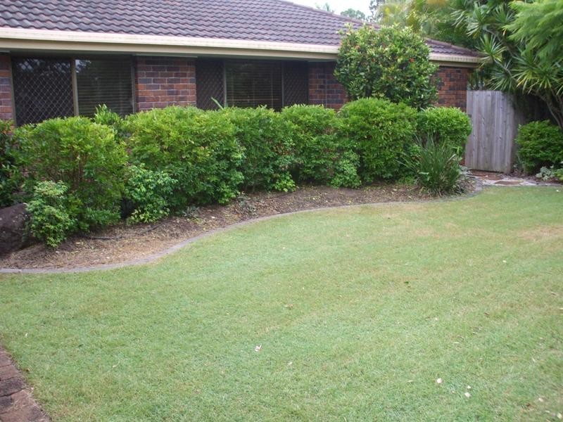 8 Wagin Court, Mermaid Waters QLD 4218