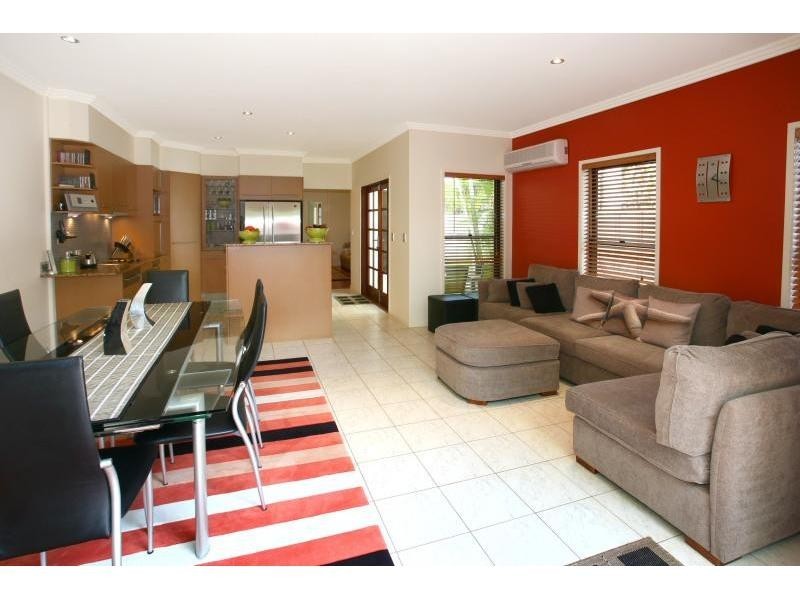 1/6 Parneno Street, Surfers Paradise QLD 4217