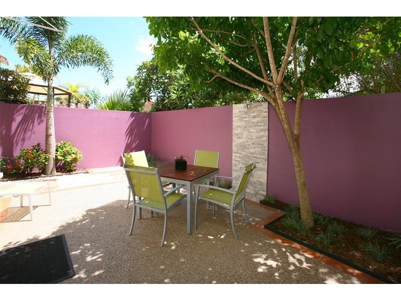 1/6 Parneno Street, Surfers Paradise QLD 4217