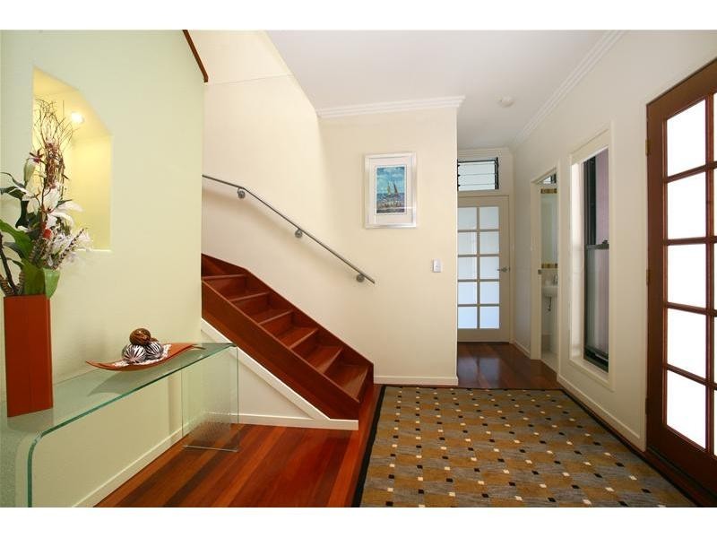 1/6 Parneno Street, Surfers Paradise QLD 4217