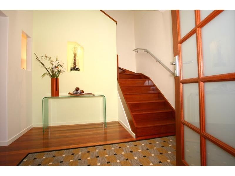 1/6 Parneno Street, Surfers Paradise QLD 4217