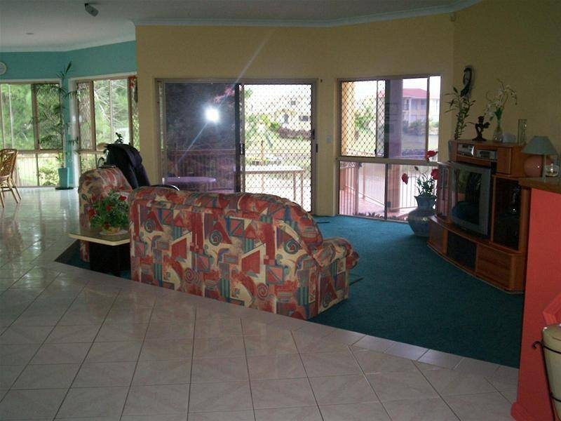 37 Clipper Boulevard, Clear Island Waters QLD 4226