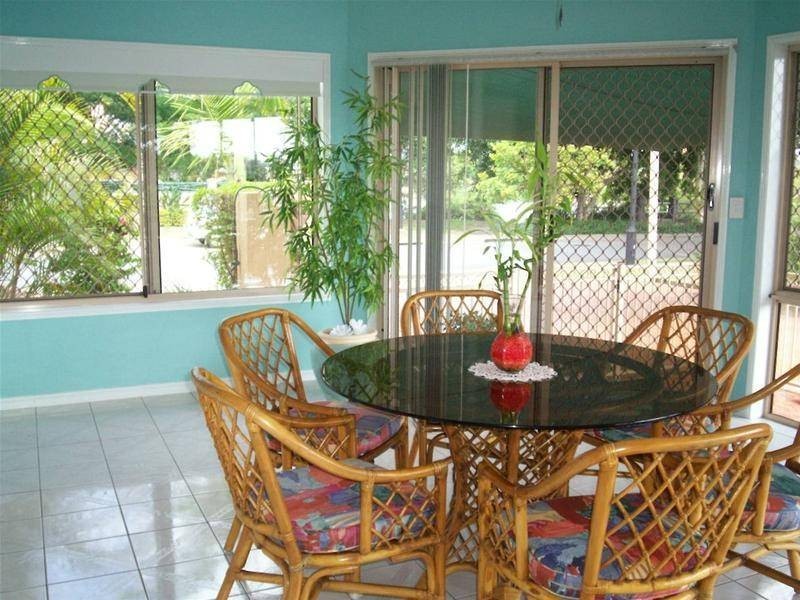 37 Clipper Boulevard, Clear Island Waters QLD 4226